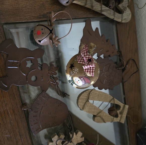 Rustic Christmas tree ornament collection. 34 pieces. - Picture 7 of 9